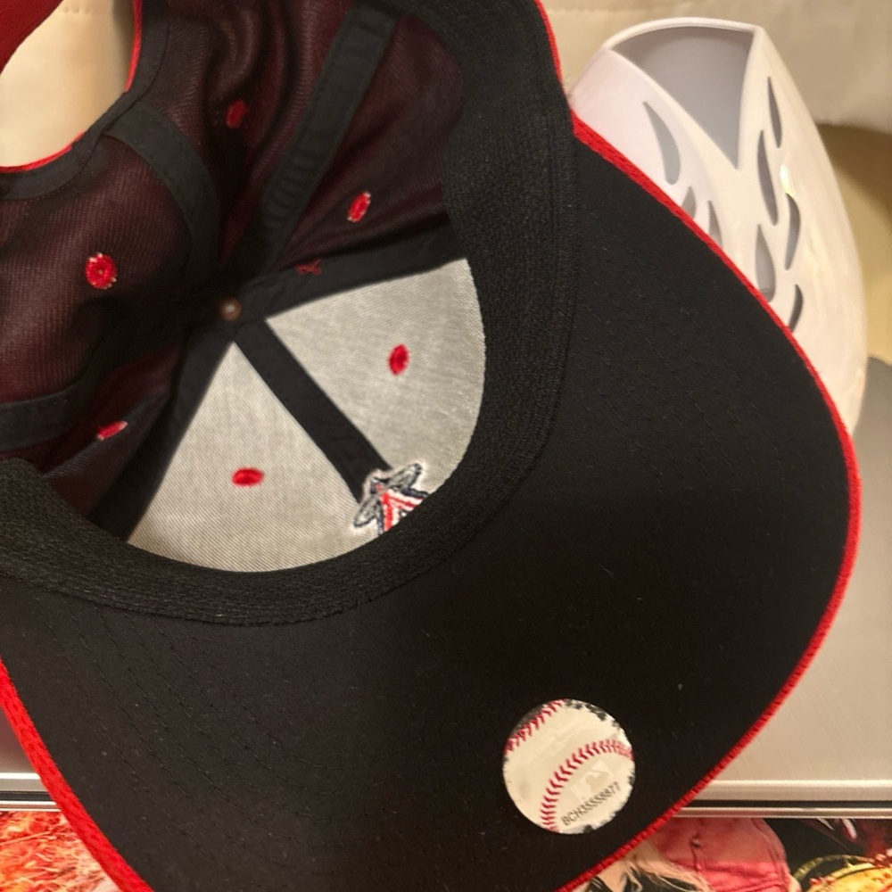 MLB Red Baseball Cap - Picture 7 of 8